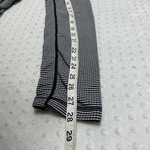 Lululemon Sweater (size 8) - Picture 8 of 8